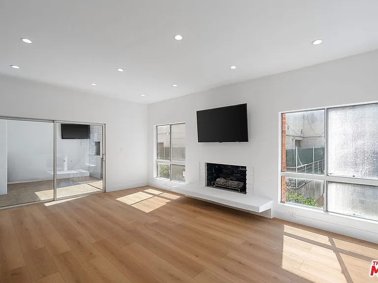4807 Woodley Ave #309 — Photo 13