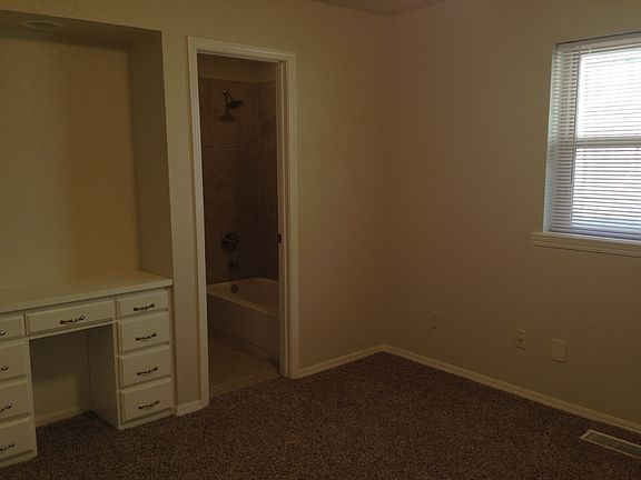 Middle Bedroom