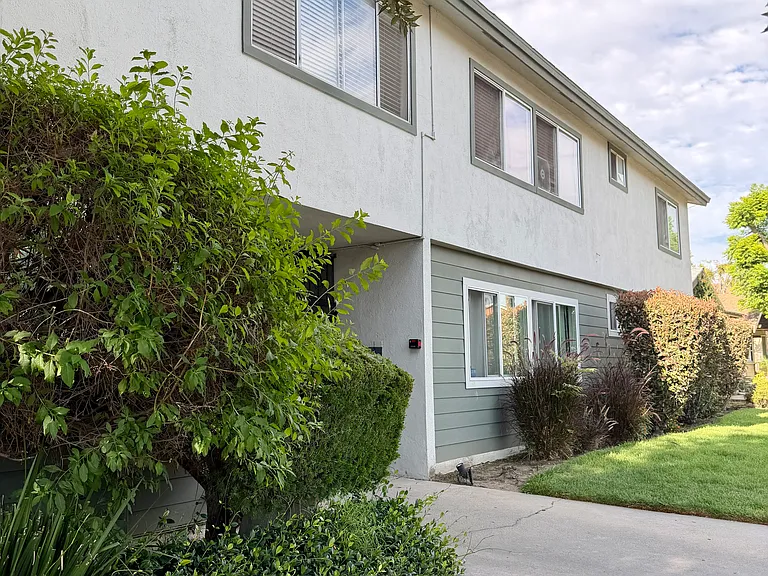 3045 E Theresa St #8 — Photo 1