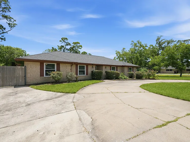 2607 Brom Bones Blvd — Photo 12
