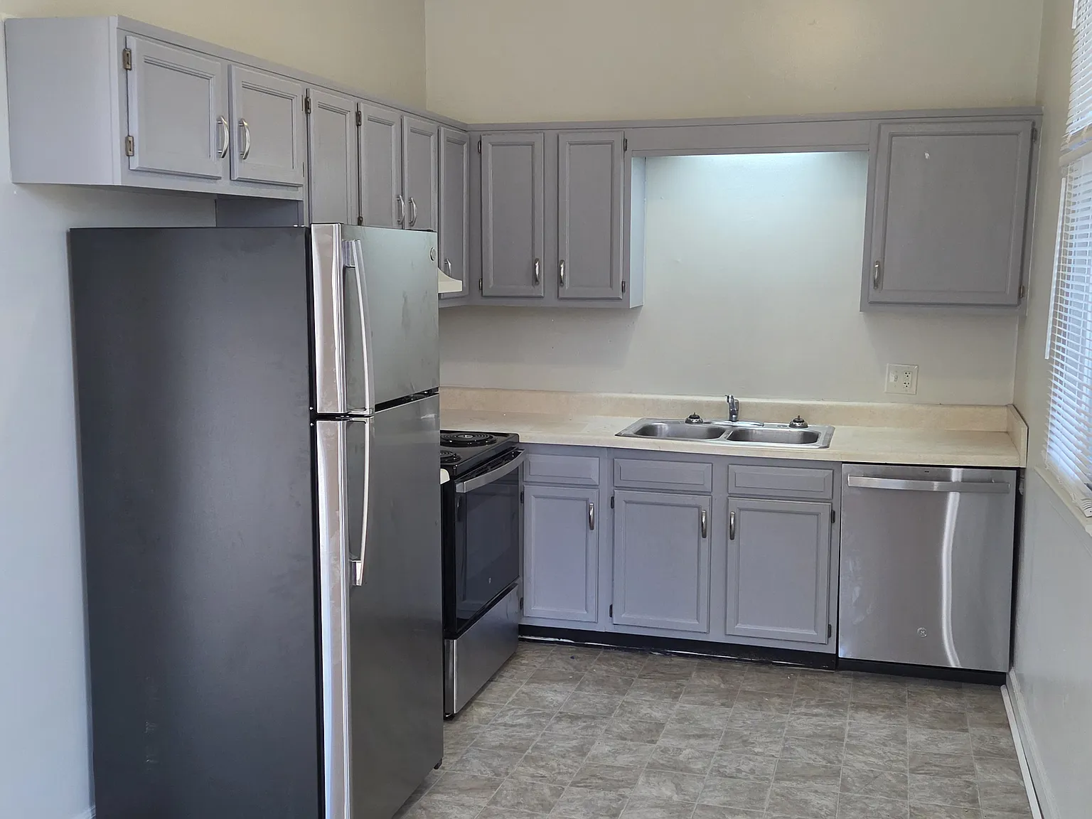 1 bed, 550 sqft, $985 — Photo 3