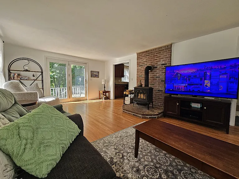 11 Laurel Ln — Photo 11