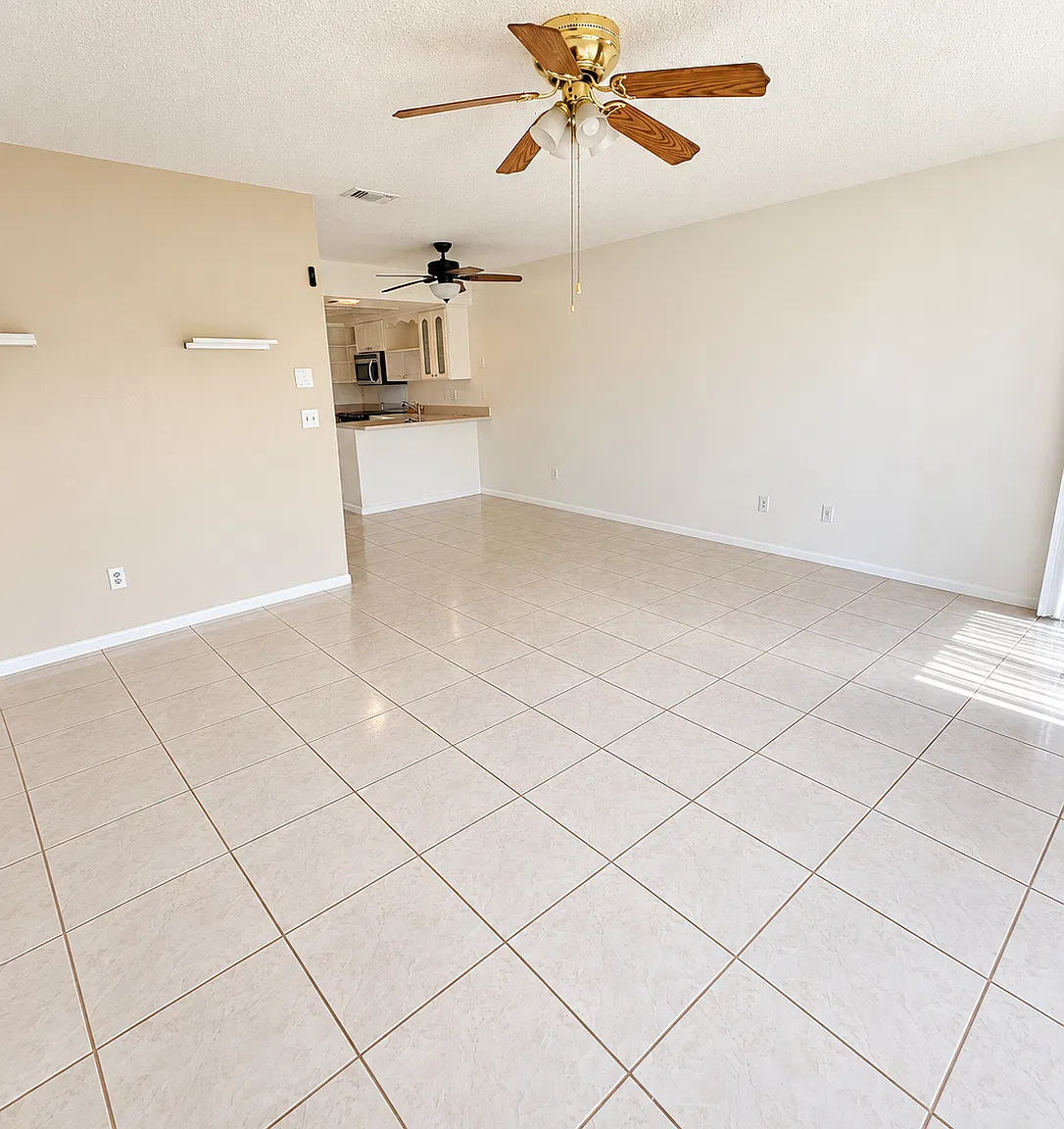 2 bed, 960 sqft, $1,500 — Photo 2