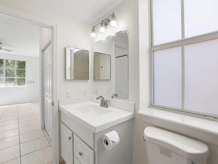 6831 SW 44th St #205 — Photo 16