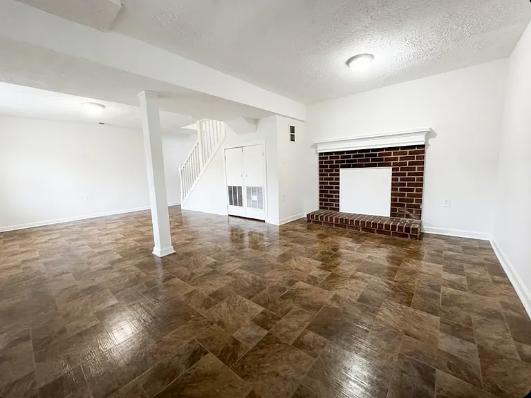 114 Drexel Dr — Photo 7