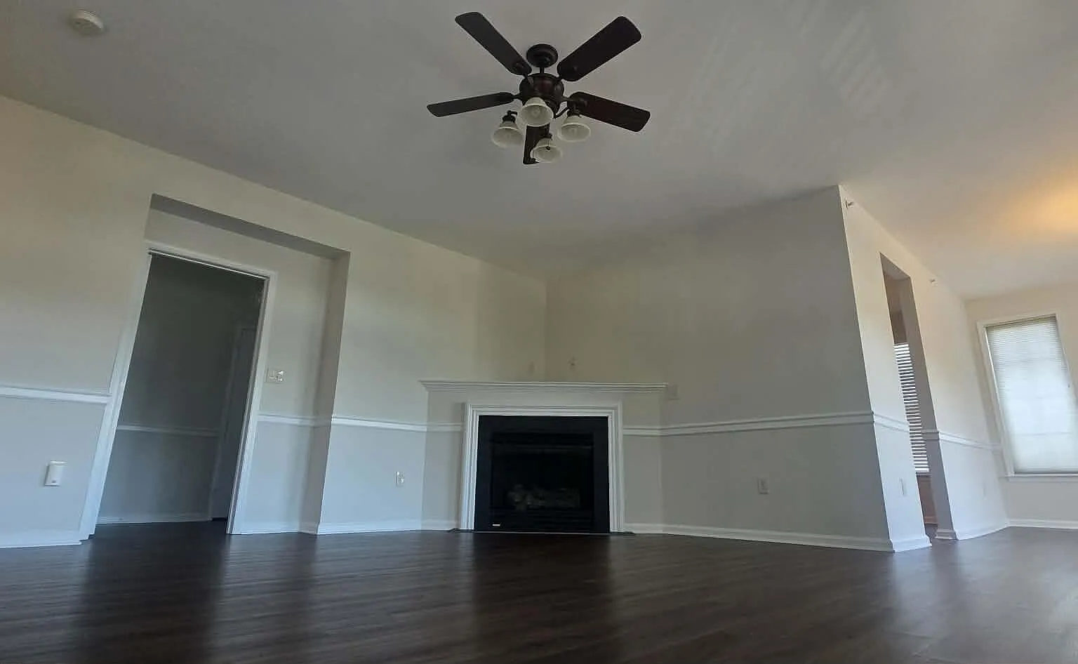 2 bed, 1592 sqft, $3,000 — Photo 3