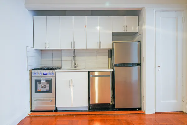 Rented by Platinum Properties | media 33