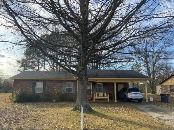 137 W Garrison Dr, Tupelo, MS 38801