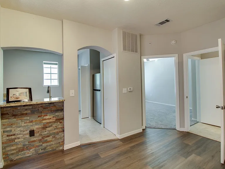 107 Vista Verdi Cir #213 — Photo 6