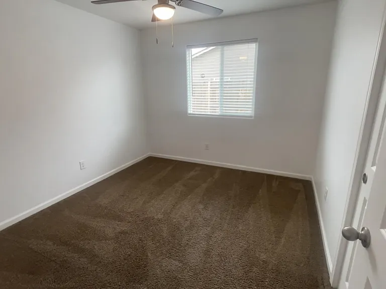 2224 Eldridge Ave — Photo 7