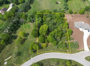 W326S8009 Rolling Hills Ct, Mukwonago, WI 53149