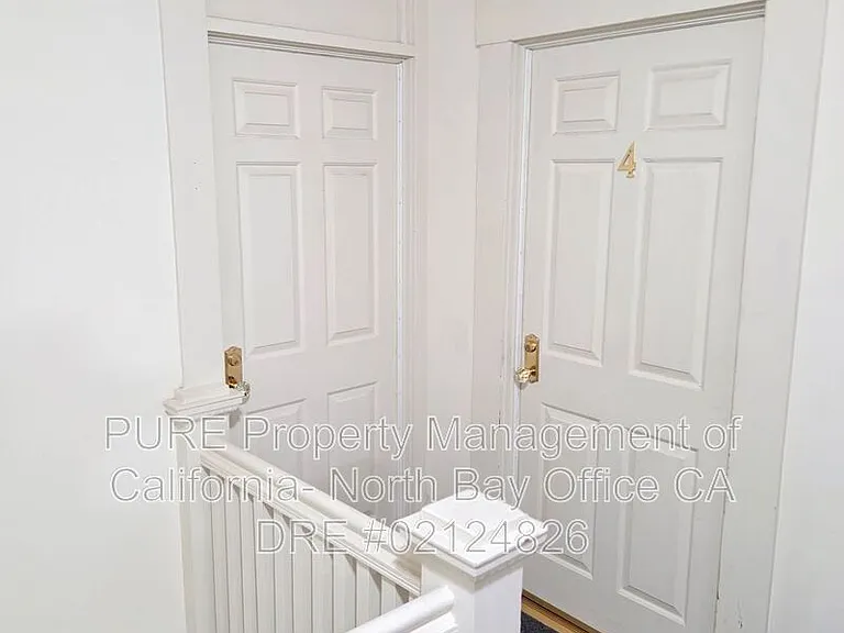 312 Washington St #4 — Photo 2