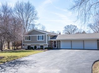 28880 W Kristy Ln, Cary, IL 60013