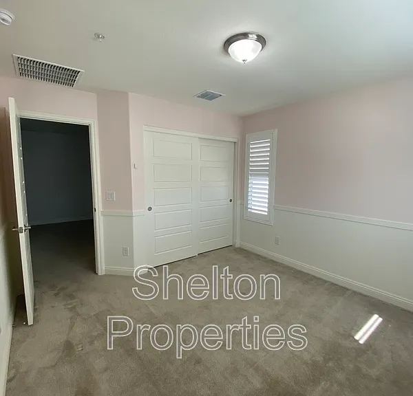1721 N Marketside Ave — Photo 11