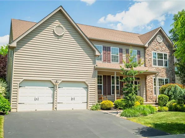 953 Kingston Ln, Breinigsville, PA 18031