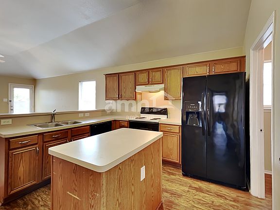 3rd image of 1200 Courtney Dr