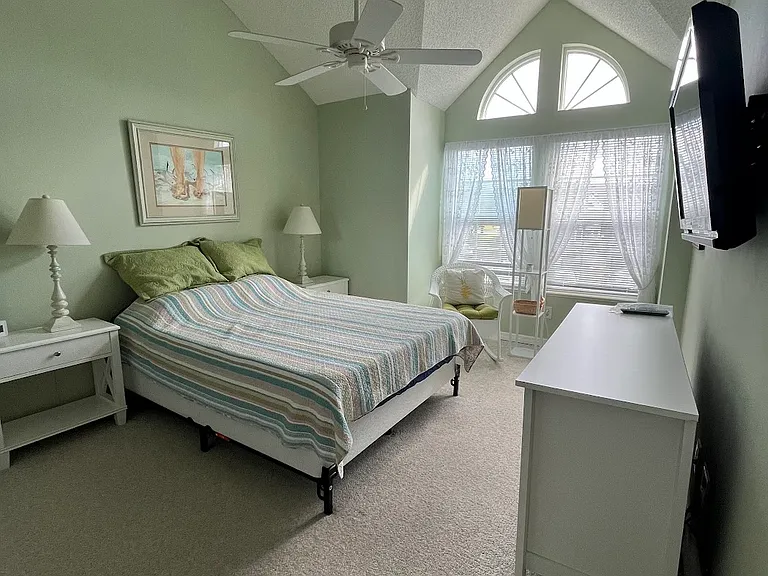 1924 Westminster Cir #6 — Photo 19