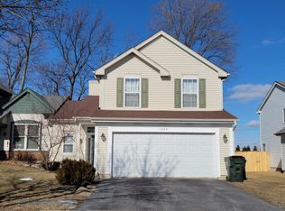 1220 Kensington Dr, Mundelein, IL