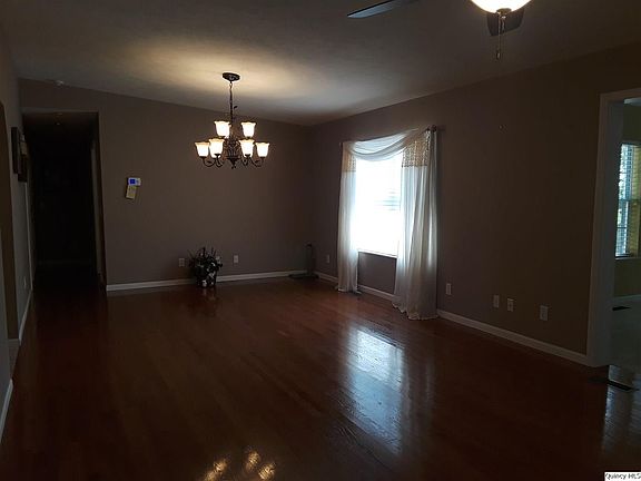 4th image of 10 Teal Ln