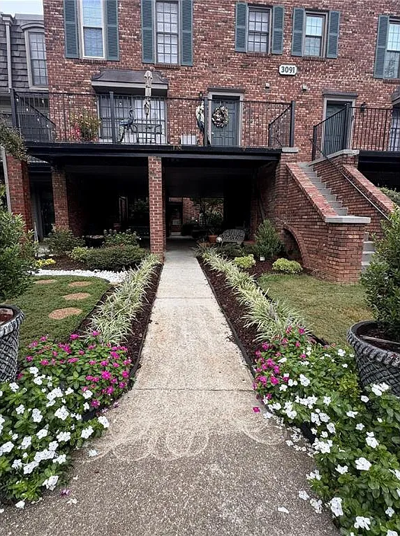 1 bed, 800 sqft, $1,300 — Photo 3