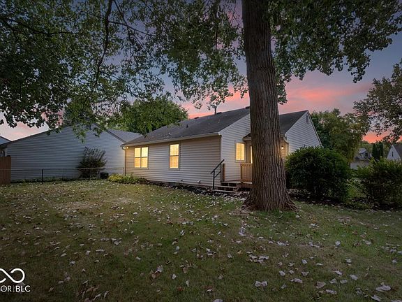 2nd image of 1742 Park North Way