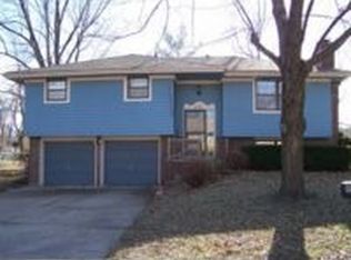 205 SW 21st St, Oak Grove, MO 64075