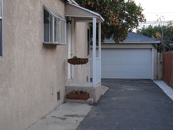 Side door; driveway; garage 