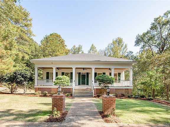 3rd image of 13643 Woodbank Cir