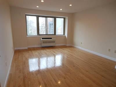 5th image of 422 4th Ave