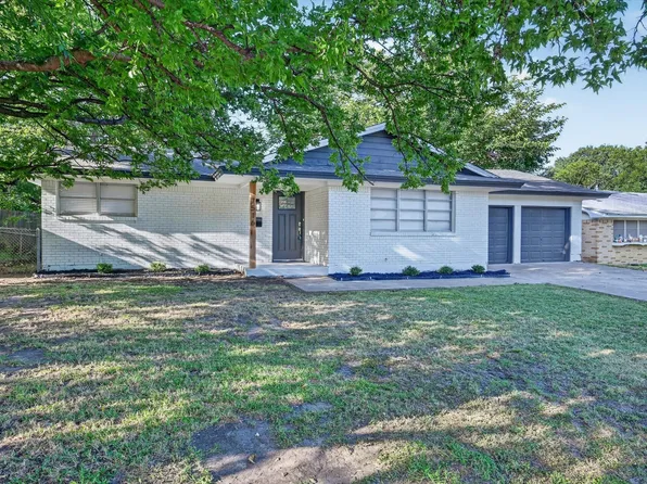 7516 S College Cir, North Richland Hills, TX 76180