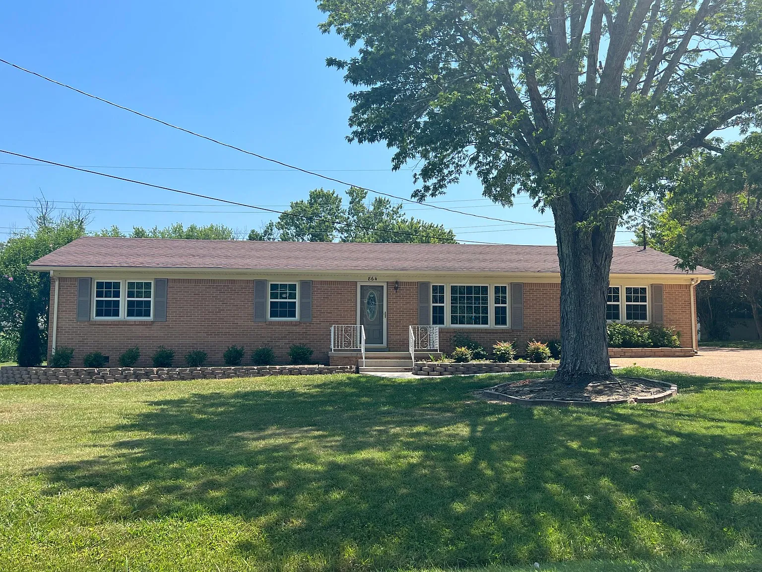 4 bed, 2.5 bath, 1755 sqft, $2,000 — Photo 1