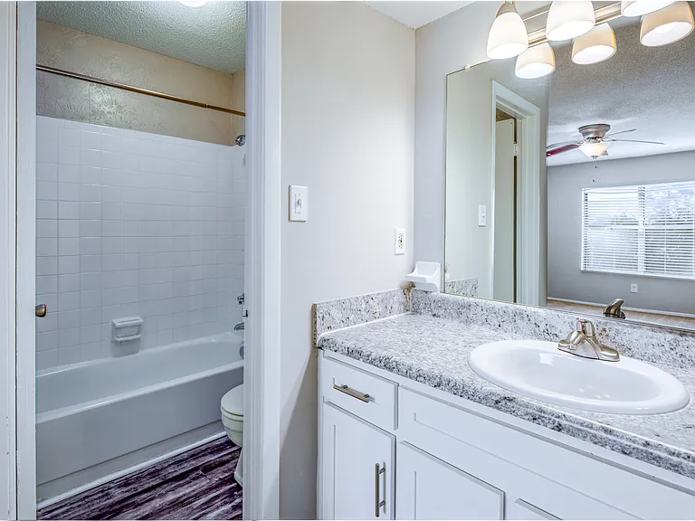 Woodhaven — Photo 21