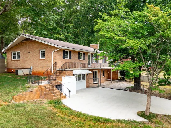315 Gilstrap Dr, Liberty, SC 29657