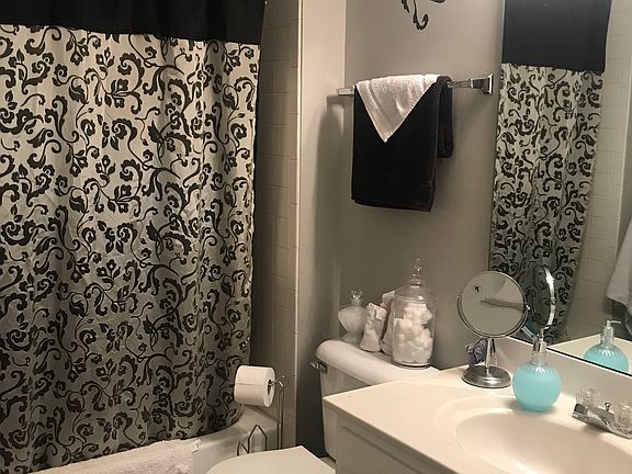 5th image of 1104 Traverse Creek Dr