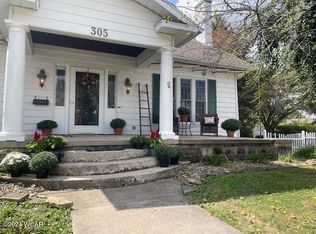 305 E Benton St, Wapakoneta, OH 45895