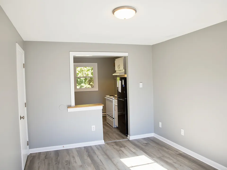 29 W Lake St #29