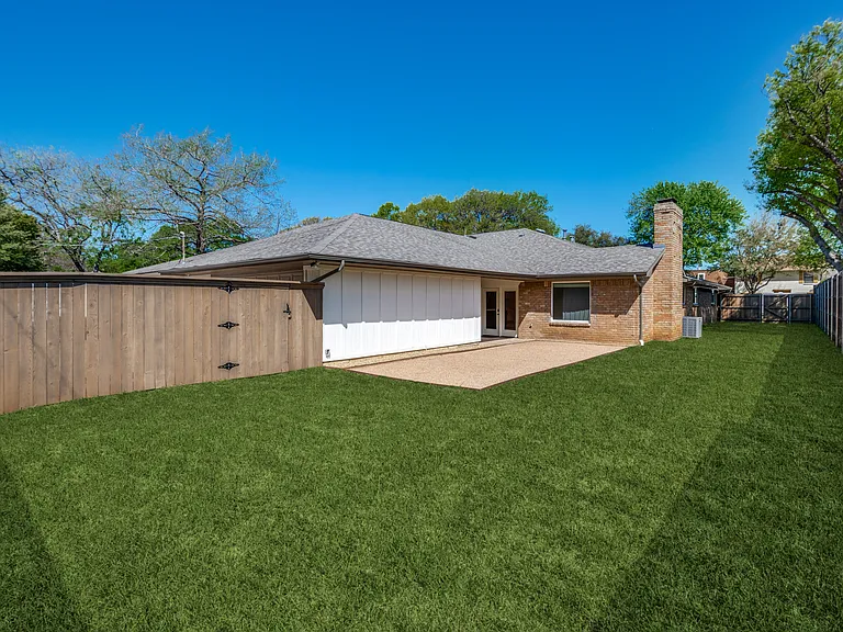 3772 Weeburn Dr — Photo 34