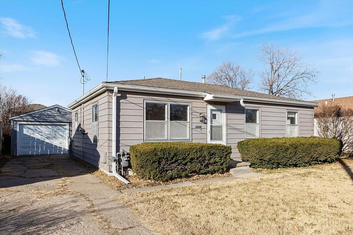 1330 N 22nd St, Council Bluffs, IA 51501 MLS 232144 Zillow