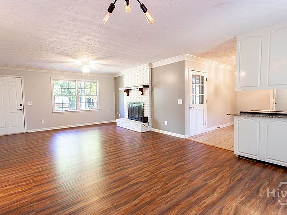 3rd image of 355 Rocky Drive