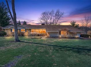 13814 Fox Hills Dr, Novelty, OH 44072