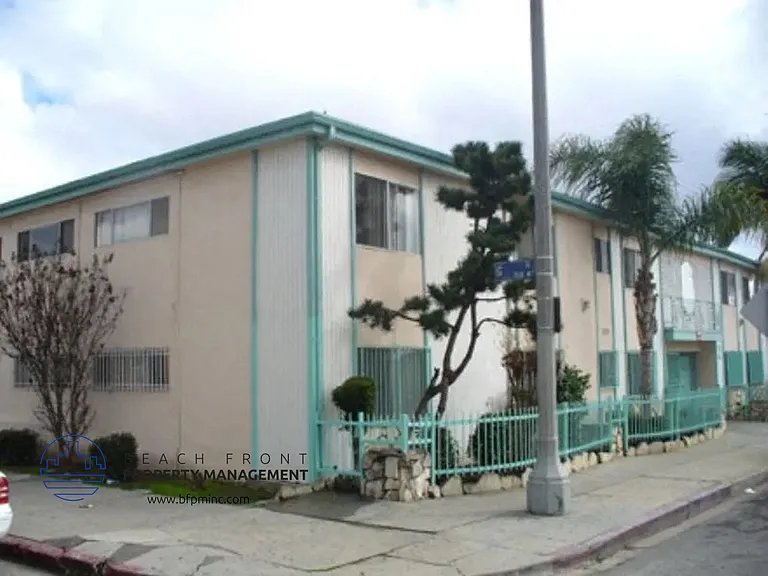 642 N. Wilmington Blvd. — Photo 6