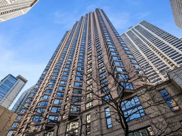 401 E Ontario St APT 3106, Chicago, IL 60611