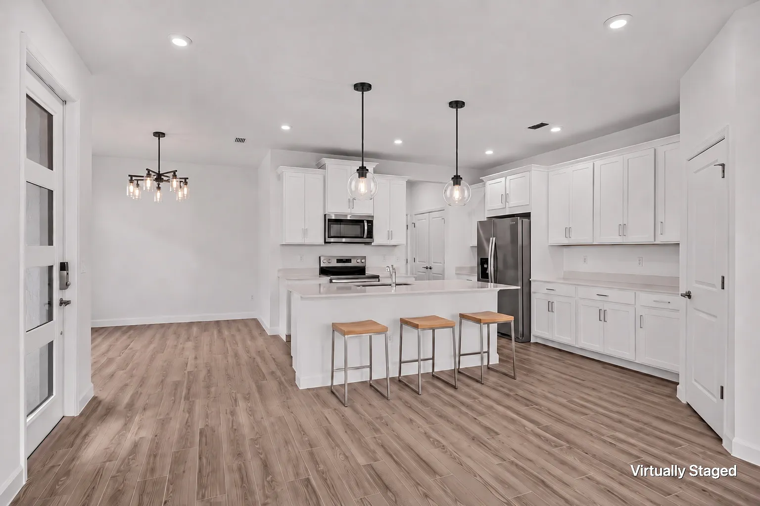 3 bed, 2.5 bath, 1917 sqft, $2,950 — Photo 3