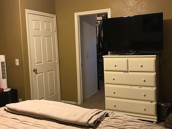 3rd image of 10465 Meadow Village St
