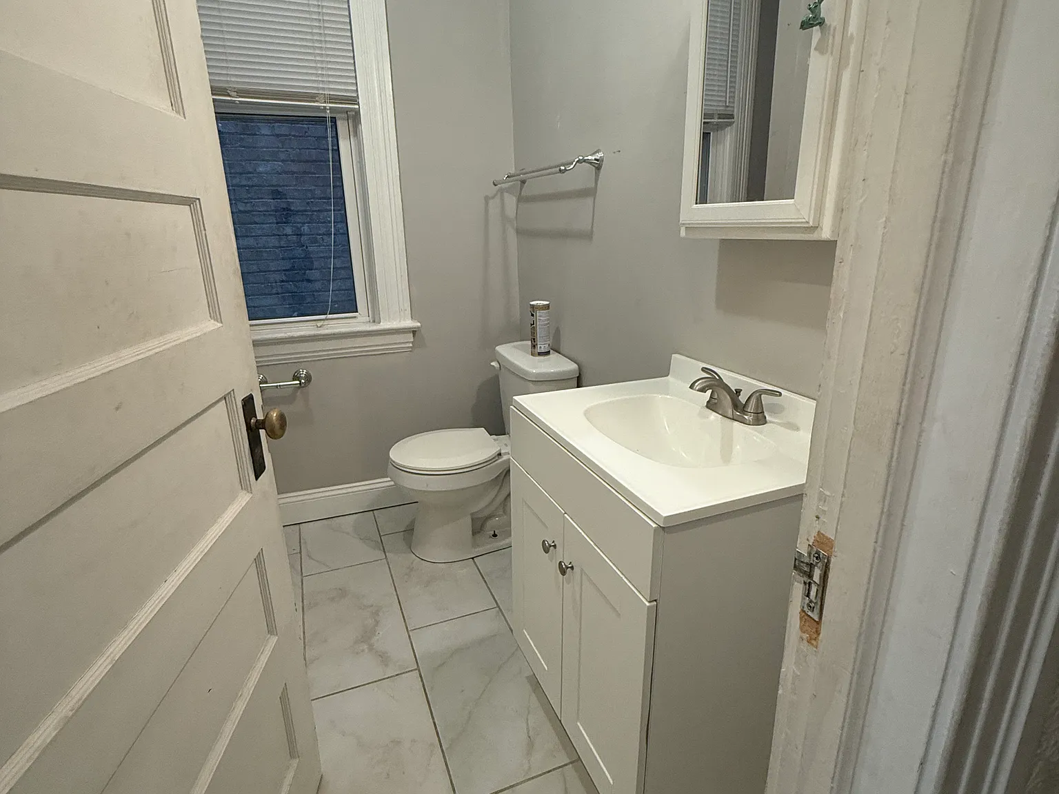 2 bed, 1100 sqft, $950 — Photo 2