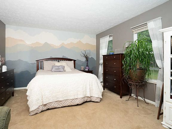 4th image of 8921 Ormand Ln