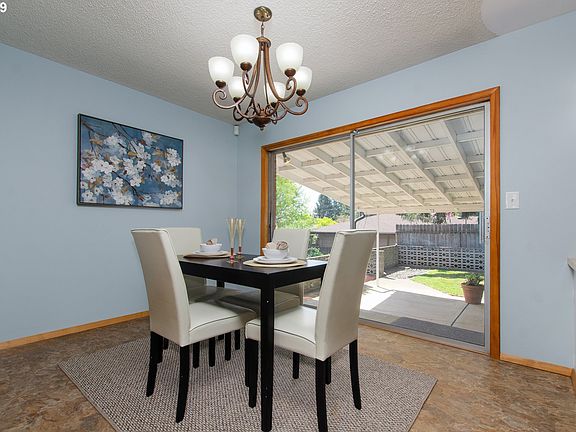 5th image of 2908 NE 45th St
