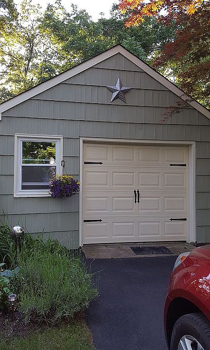 2nd image of 6 Hillview Ter