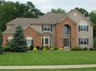 7320 Hillside Ln, Solon, OH 44139