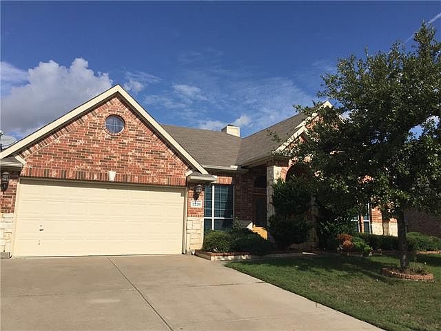 1st image of 2220 Coopers Hawk Ct